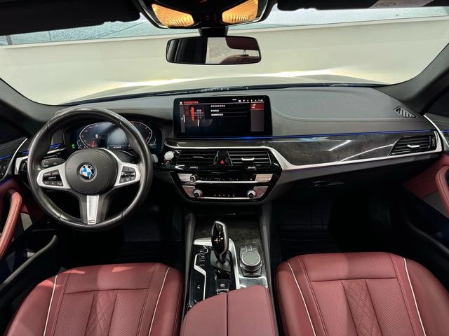 BMW 5 Series 2022 Segundo cambio 525Li M Conjunto deportivo exterior foto 5