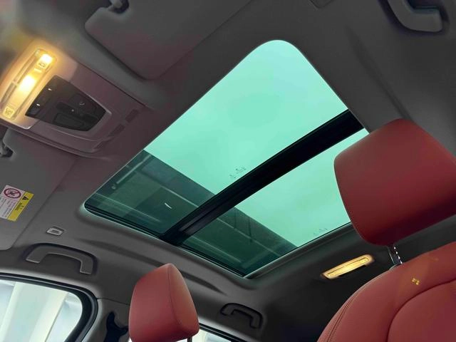 BMW X2 2021 sDrive25i M Sports suit interior photo 15 BMW X2 2021 sDrive25i M Sports suit interior photo 15