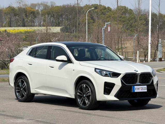 BMW X2 2024 sDrive25i M Sports suit exterior photo 3