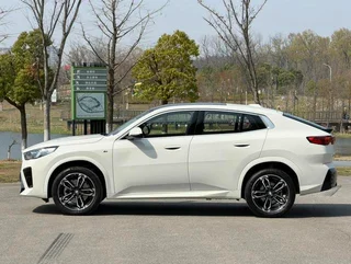 BMW X2 2024 sDrive25i M Sports suit interior photo 18