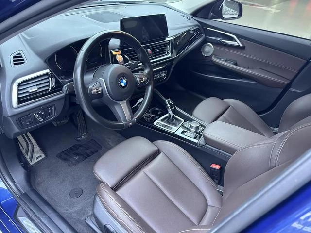 BMW 1 Series 2021 120i M Edición nocturna deportiva interior foto 12
