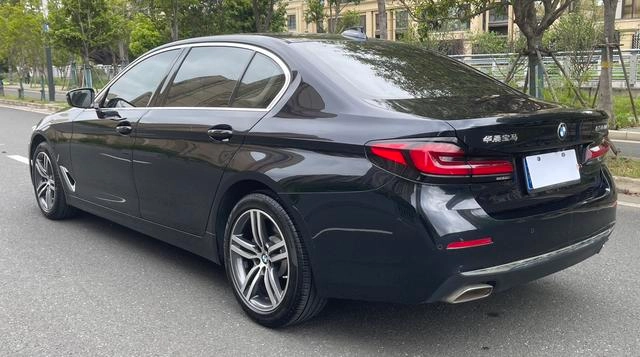BMW 5 Series 2022 Restyling 530Li Leading Type Luxury Set exterior photo 7