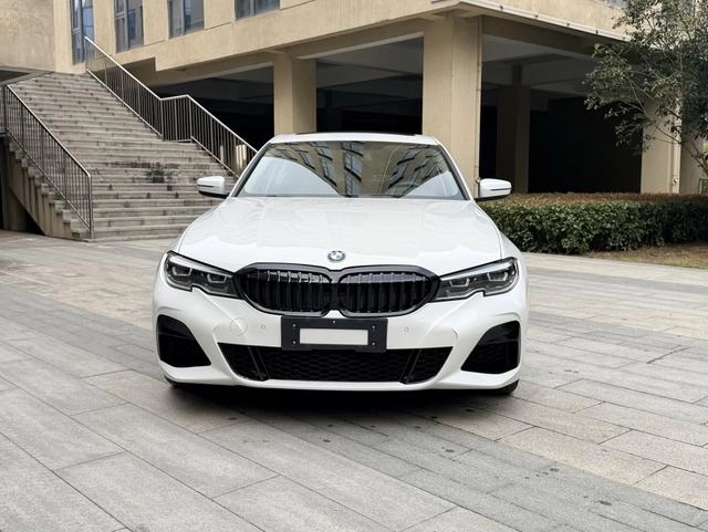 BMW 3 Series 2022 320Li M Conjunto deportivo exterior foto 2 BMW 3 Series 2022 320Li M Conjunto deportivo exterior foto 2