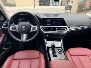 BMW 3 Series 2022 320Li M Conjunto deportivo interior foto 14 BMW 3 Series 2022 320Li M Conjunto deportivo interior foto 14