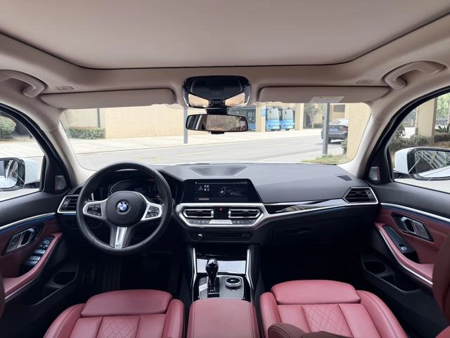 BMW 3 Series 2022 320Li M Conjunto deportivo interior foto 15 BMW 3 Series 2022 320Li M Conjunto deportivo interior foto 15