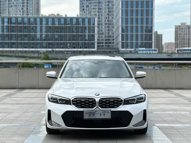 BMW 3 Series 2025 325i M Ensemble de sport extérieur photo 2