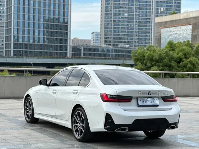 BMW 3 Series 2025 325i M Ensemble de sport extérieur photo 6