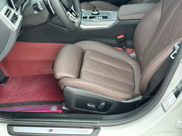 BMW 3 Series 2025 325i M Ensemble de sport intérieur photo 15