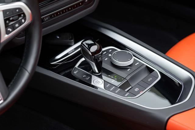 BMW Z4 2023 sDrive 25i M Sports suit interior photo 15