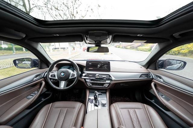 BMW 5 Series 2022 530Li Leading Type M Sports suit interior photo 10