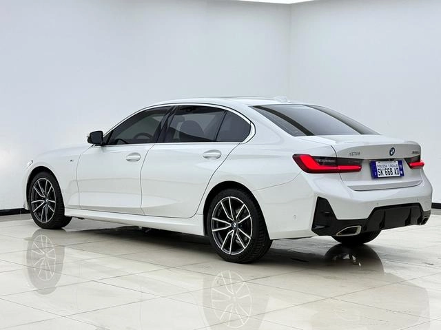 BMW 3 Series 2025 325Li M Sports suit interior photo 9