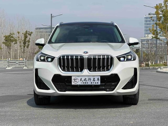 BMW X1 2023 sDrive25Li X Design Suit exterior photo 2