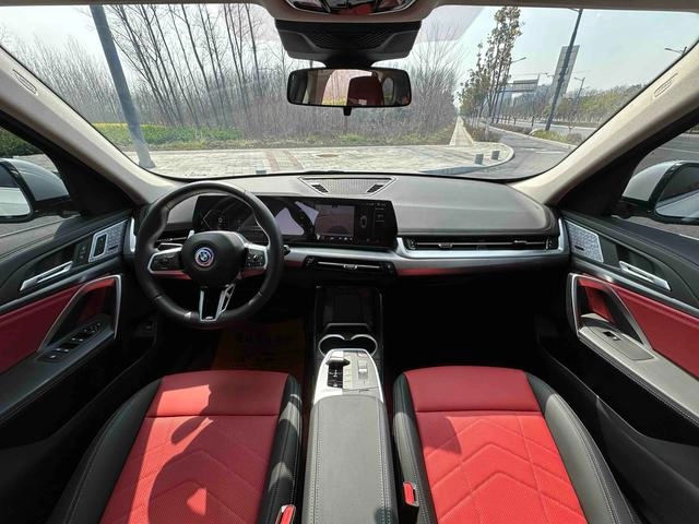 BMW X1 2023 sDrive25Li X Design Suit exterior photo 8