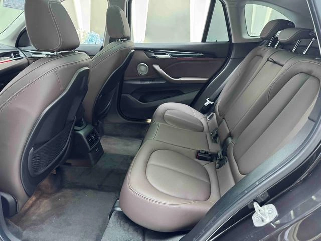 BMW X1 2022 sDrive25Li Leading Type interior photo 14