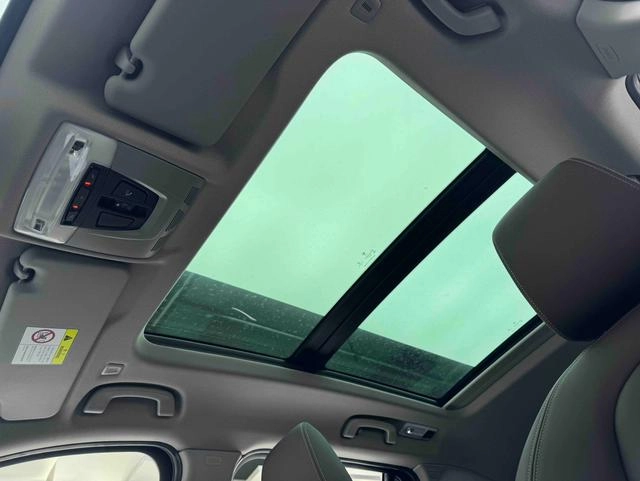 BMW X1 2022 sDrive25Li Leading Type interior photo 15