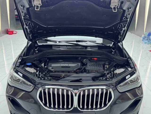 BMW X1 2022 sDrive25Li Leading Type interior photo 17