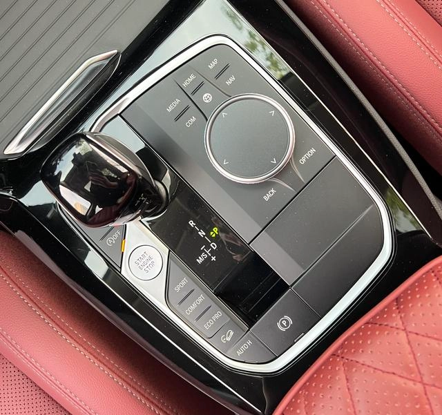 BMW X3 2023 xDrive30i Leading Type M Obsidian Night Suit interior photo 16