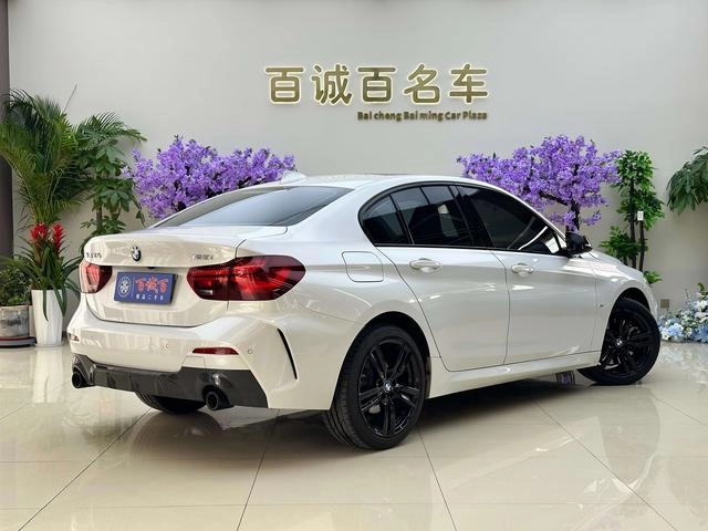 BMW 1 Series 2023 125i M Sports Obsidian Night Edition exterior photo 7