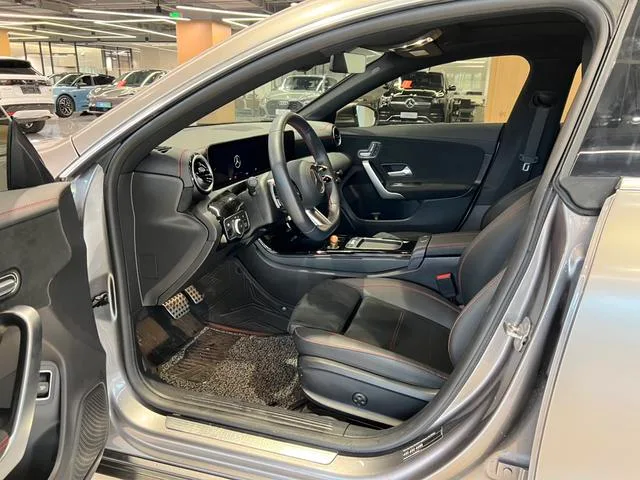 Mercedes-Benz CLA 2024 CLA 200 Coupé à quatre portes extérieur photo 8