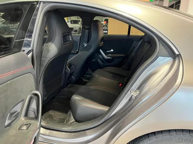 Mercedes-Benz CLA 2024 CLA 200 Coupé à quatre portes intérieur photo 9