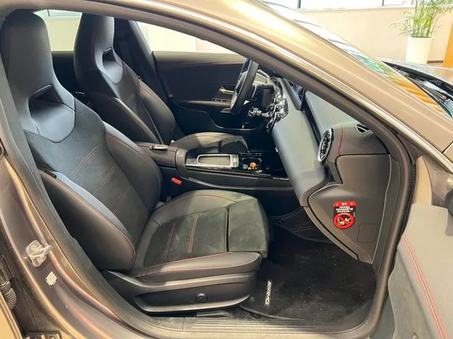 Mercedes-Benz CLA 2024 CLA 200 Coupé à quatre portes intérieur photo 11