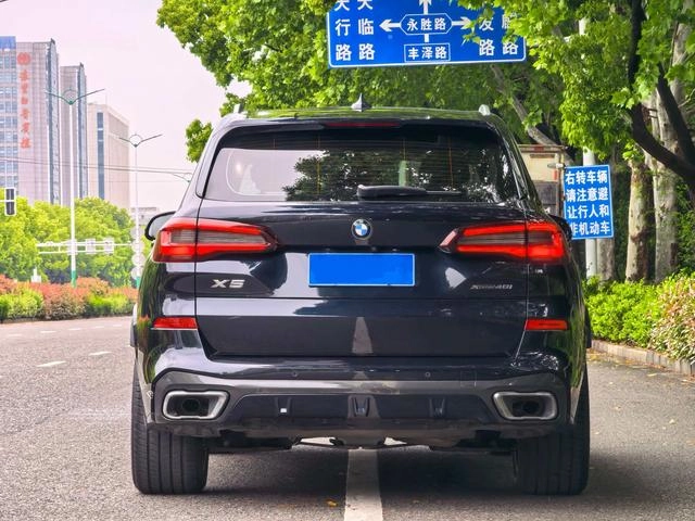 BMW X5 2021 xDrive30i M Sports suit exterior photo 4