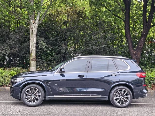 BMW X5 2021 xDrive30i M Sports suit exterior photo 5