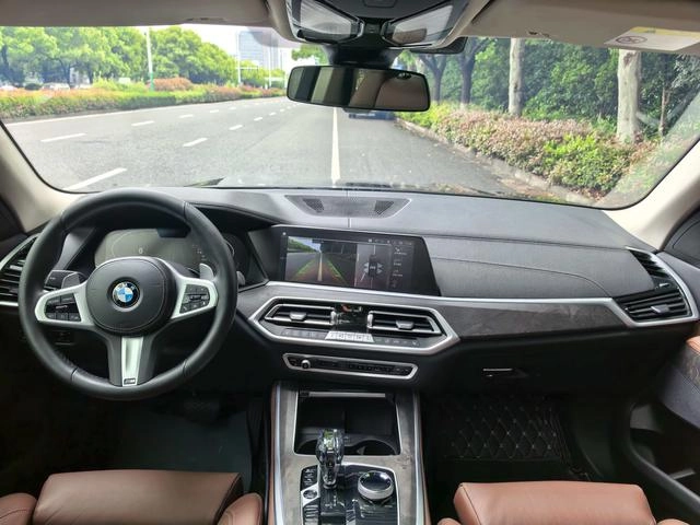 BMW X5 2021 xDrive30i M Sports suit interior photo 9