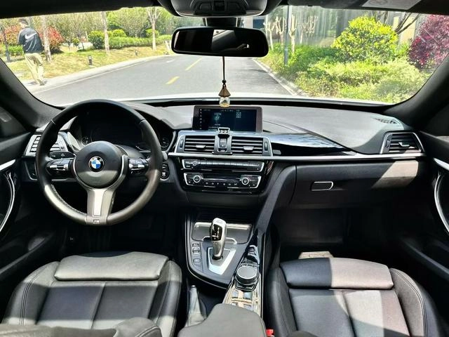 BMW 3 Series GT 2020 320i M Conjunto deportivo exterior foto 5 BMW 3 Series GT 2020 320i M Conjunto deportivo exterior foto 5