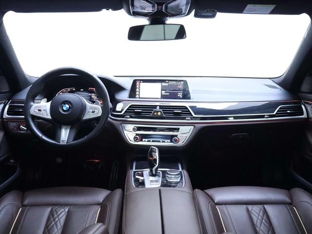 BMW 7 Series 2019 730Li M Conjunto deportivo interior foto 14 BMW 7 Series 2019 730Li M Conjunto deportivo interior foto 14