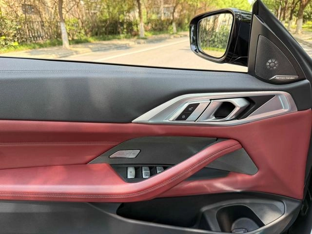 BMW 4 Series 2022 Restyling 425i Convertible M Sports Night Suit interior photo 12