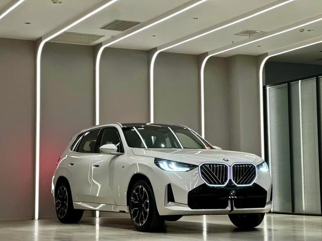 BMW X3 2025 xDrive30L Premium Class M Sports suit exterior photo 3