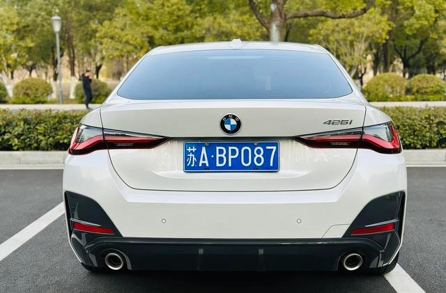 BMW 4 Series 2023 425i Gran Coupe M Sports suit interior photo 6
