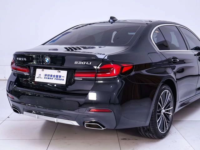BMW 5 Series 2022 Restyling 530Li Leading Type M Sports suit exterior photo 9