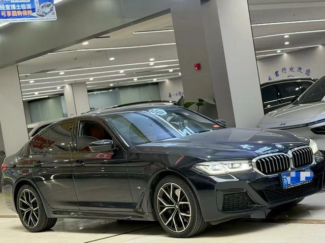 BMW 5 Series 2022 530i M Sports suit exterior photo 3
