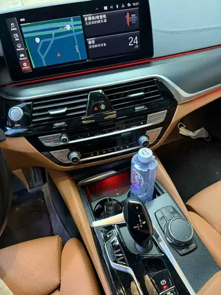 BMW 5 Series 2022 530i M Sports suit interior photo 7