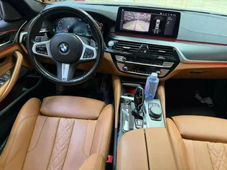 BMW 5 Series 2022 530i M Sports suit interior photo 8