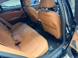 BMW 5 Series 2022 530i M Sports suit interior photo 9