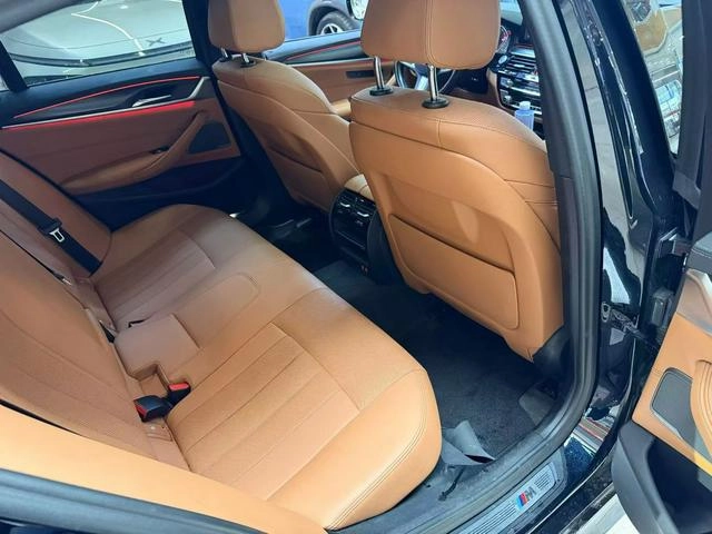 BMW 5 Series 2022 530i M Sports suit interior photo 9