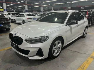 BMW 1 Series 2023 120i M Edición nocturna deportiva