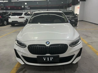 BMW 1 Series 2023 120i M Édition de nuit sportive Yao intérieur photo 11