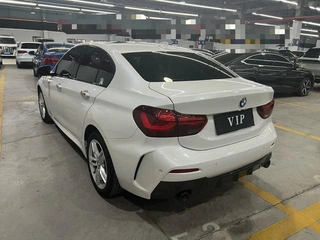 BMW 1 Series 2023 120i M Édition de nuit sportive Yao intérieur photo 15