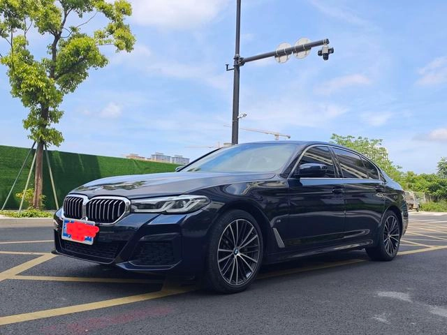 BMW 5 Series 2022 530Li Líder M Conjunto deportivo exterior foto 1 BMW 5 Series 2022 530Li Líder M Conjunto deportivo exterior foto 1