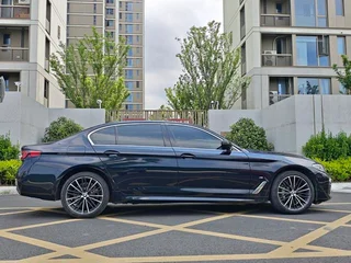 BMW 5 Series 2022 530Li Líder M Conjunto deportivo exterior foto 4 BMW 5 Series 2022 530Li Líder M Conjunto deportivo exterior foto 4