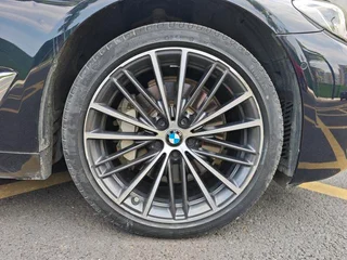 BMW 5 Series 2022 530Li Líder M Conjunto deportivo interior foto 14 BMW 5 Series 2022 530Li Líder M Conjunto deportivo interior foto 14
