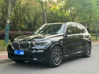 BMW X5 2021 xDrive40i M Sports suit