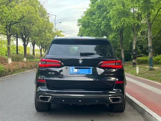 BMW X5 2021 xDrive40i M Sports suit exterior photo 5