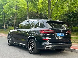 BMW X5 2021 xDrive40i M Sports suit exterior photo 6