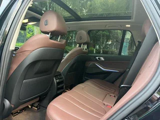 BMW X5 2021 xDrive40i M Sports suit interior photo 8