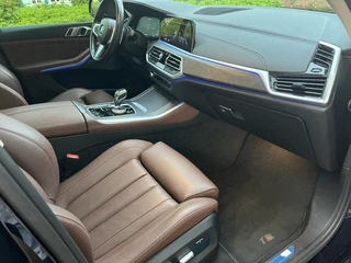 BMW X5 2021 xDrive40i M Sports suit interior photo 9